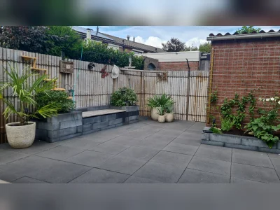 Hoekwoning met 3 slaapkamers , geheel instapklaar